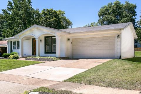 331 Turfwood Dr, Ballwin, MO 63021 photo 3