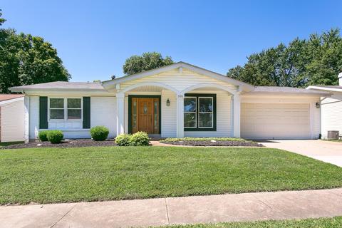 331 Turfwood Dr, Ballwin, MO 63021 photo 1