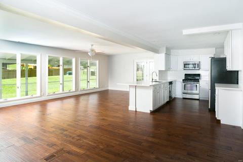 331 Turfwood Dr, Ballwin, MO 63021 photo 6