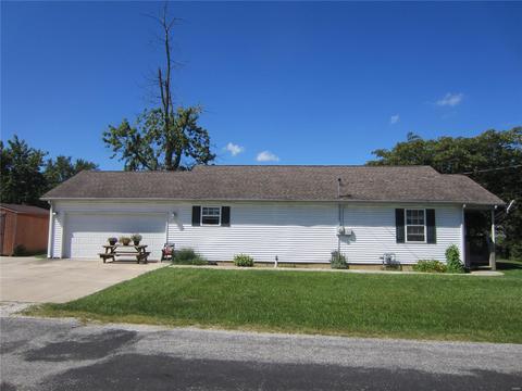 608 E Carpenter St, Jerseyville, IL 62052 photo 1