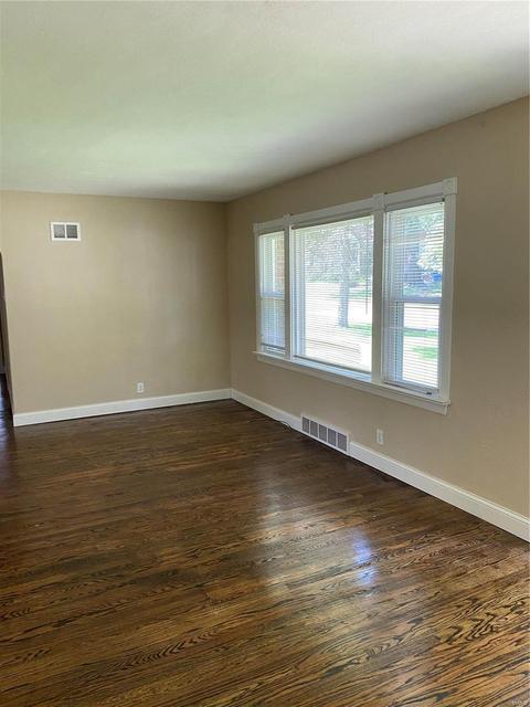 102 Olympia, Saint Louis, MO 63135 photo 9