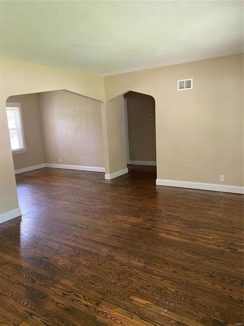 102 Olympia, Saint Louis, MO 63135 photo 8