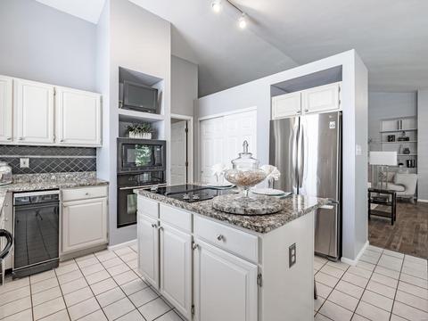 577 Wetherby Terrace Dr, Ballwin, MO 63021 photo 11