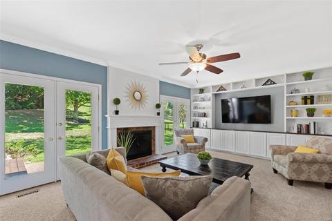 1617 Woodside View Ln, Ballwin, MO 63021 photo 2