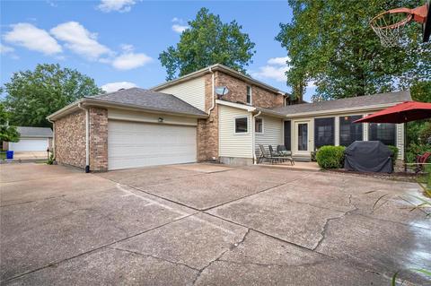 1876 Dougherty Ter, Ballwin, MO 63021 photo 49