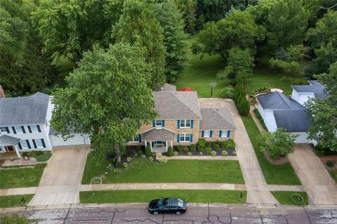 1876 Dougherty Ter, Ballwin, MO 63021 photo 4