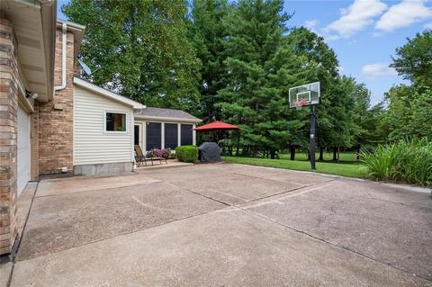 1876 Dougherty Ter, Ballwin, MO 63021 photo 48