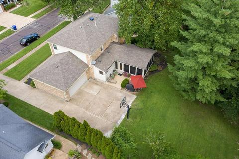 1876 Dougherty Ter, Ballwin, MO 63021 photo 7
