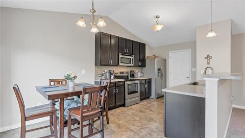561 Springhurst Pkwy, O'fallon, MO 63368 photo 13