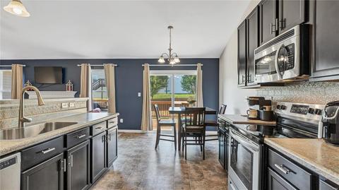 561 Springhurst Pkwy, O'fallon, MO 63368 photo 12