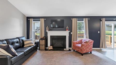 561 Springhurst Pkwy, O'fallon, MO 63368 photo 9