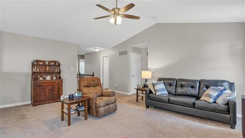 561 Springhurst Pkwy, O'fallon, MO 63368 photo 6