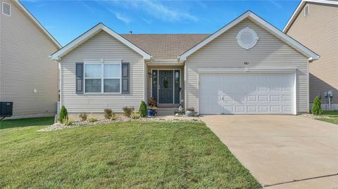 561 Springhurst Pkwy, O'fallon, MO 63368 photo 1