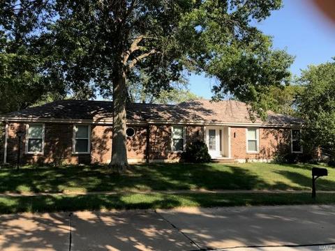 860 Sugar Hl, Manchester, MO 63021 photo 1