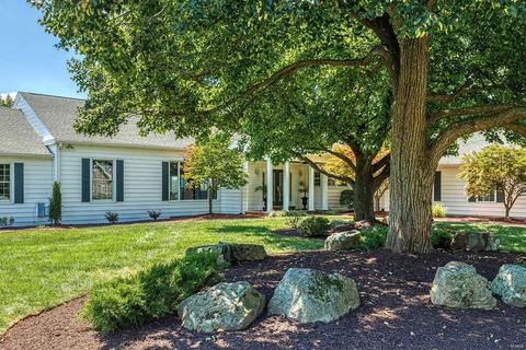 5403 Guinevere Dr, Weldon Spring, MO 63304 photo 2