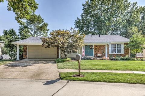 1120 Foxworth Ct, Ballwin, MO 63011 photo 2