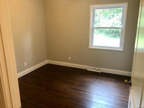 250 Sunset Dr, Ballwin, MO 63011 photo 17