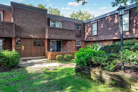 13579 Coliseum Dr #E, Chesterfield, MO 63017 photo 2