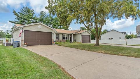 532 Whitegate Dr, O'fallon, MO 63366 photo 2