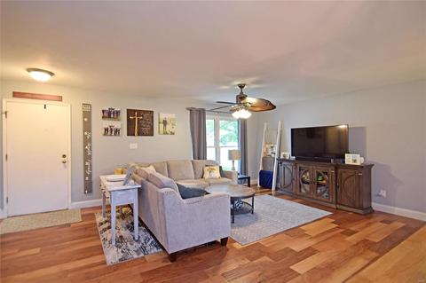 252 Village Creek Dr, Ballwin, MO 63021 photo 9