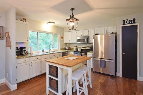252 Village Creek Dr, Ballwin, MO 63021 photo 6