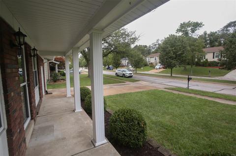 708 La Bonne Pkwy, Manchester, MO 63021 photo 5