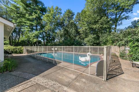 2 Lynnbrook Rd, Saint Louis, MO 63131 photo 9