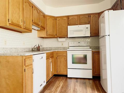 1501 Whispering Crk, Ballwin, MO 63021 photo 7