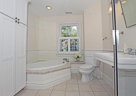 28 E Cedar Ave, Saint Louis, MO 63119 photo 17