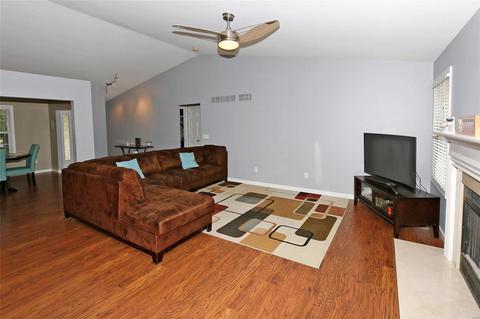 105 Rightfield Dr, O'fallon, MO 63366 photo 9