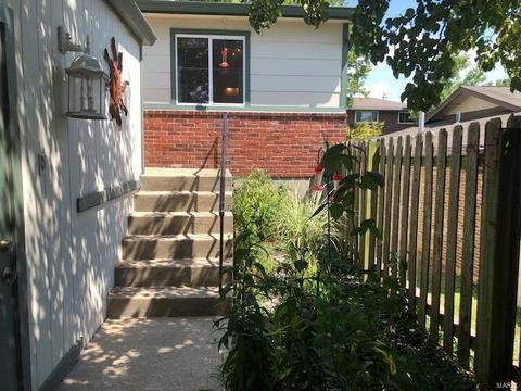 988 Barbizon, Manchester, MO 63021 photo 2