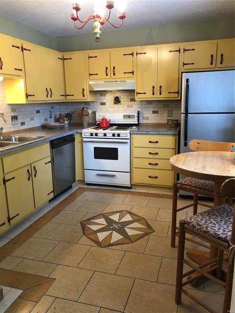 988 Barbizon, Manchester, MO 63021 photo 10