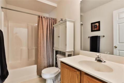 1044 Johanna Dr, Ballwin, MO 63021 photo 37