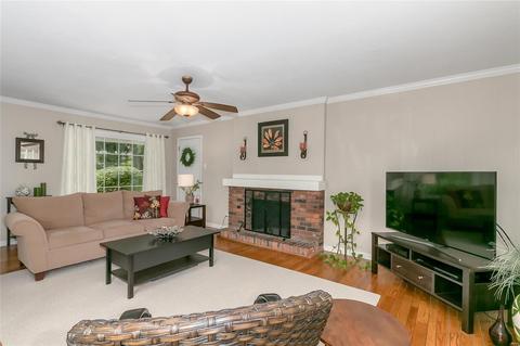 265 White Tree Ln, Ballwin, MO 63011 photo 10