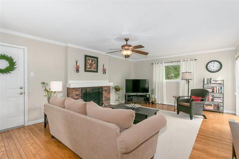 265 White Tree Ln, Ballwin, MO 63011 photo 9