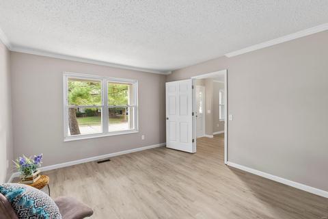 327 Twistedoak Ct, Ballwin, MO 63021 photo 2