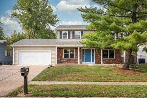 327 Twistedoak Ct, Ballwin, MO 63021 photo 1