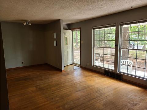 203 Robin Hill Ln, Ballwin, MO 63021 photo 3