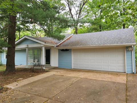 203 Robin Hill Ln, Ballwin, MO 63021 photo 1