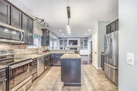 503 Terrington Dr, Ballwin, MO 63021 photo 4