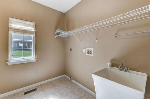 1309 Kiefer Bluffs Dr, Ballwin, MO 63021 photo 10
