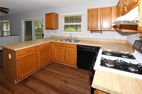 1066 Columbard Dr, Ballwin, MO 63021 photo 10