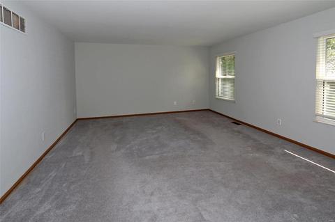 1066 Columbard Dr, Ballwin, MO 63021 photo 16