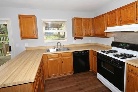 1066 Columbard Dr, Ballwin, MO 63021 photo 9