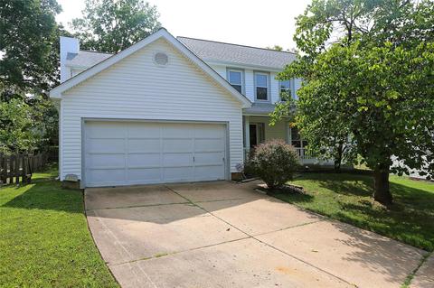 1066 Columbard Dr, Ballwin, MO 63021 photo 1