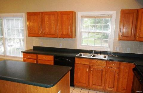 2 Finlay Flds, Manchester, MO 63021 photo 3