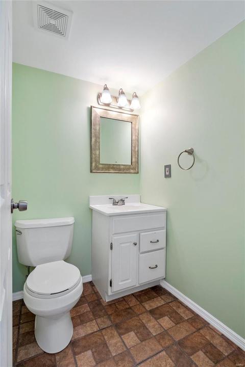 114 Carmel Woods, Ellisville, MO 63021 photo 15