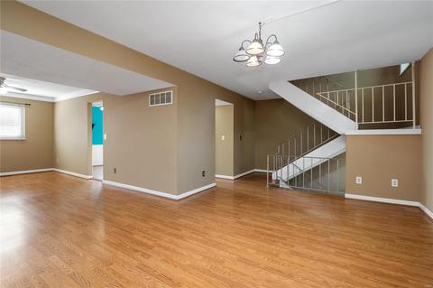 114 Carmel Woods, Ellisville, MO 63021 photo 3