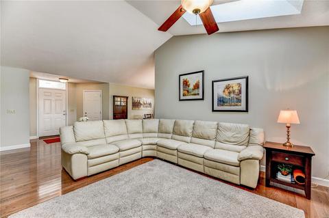437 Oak Glen Dr, Ballwin, MO 63021 photo 2