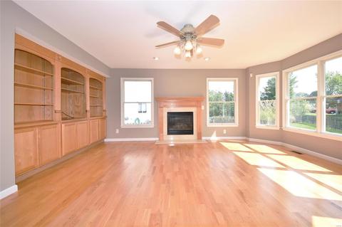 5 Hemingway Ct, Weldon Spring, MO 63304 photo 2